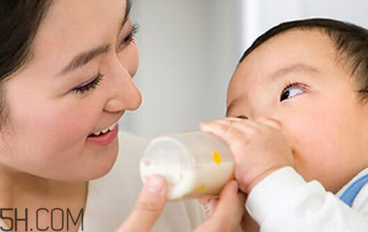 孩子上火一吃就好的食物(小孩吃了容易上火的食物有哪些)
