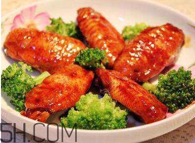 可乐鸡翅用什么可乐比较好吃,怎样制作可乐鸡翅