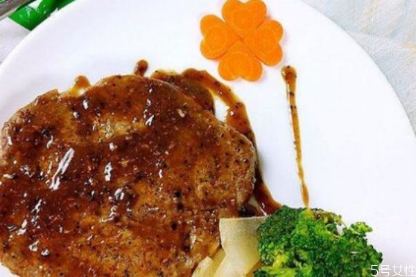 怎样自己做牛排,牛排的制作步骤