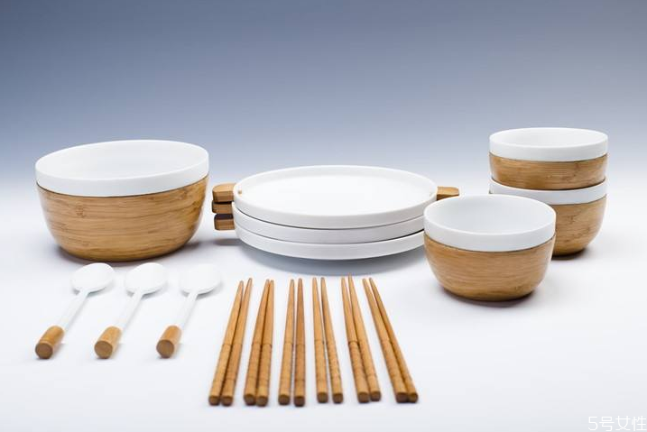 一次性筷子洗净还能用吗(一次性筷子洗干净还能用吗)