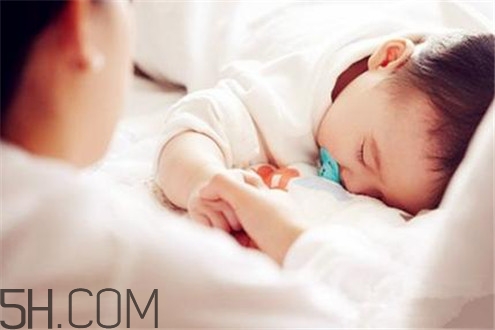 冬日如何正确给宝宝使用空调?(冬天婴儿如何使用空调) 冬日如何正确给宝宝使用空调?(冬天婴儿如何使用空调)