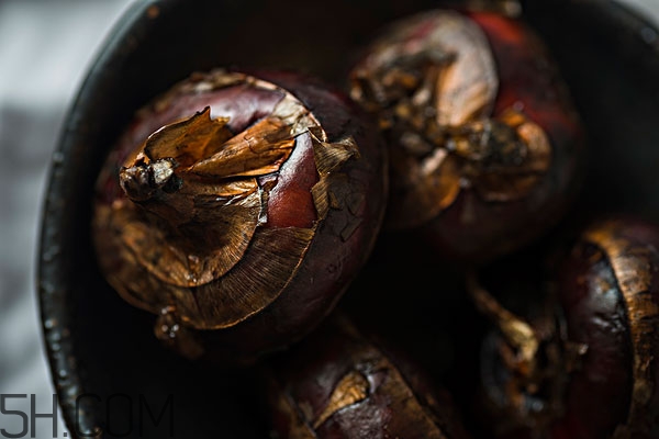 荸荠和梨子可以一起煮吗,荸荠和红枣还有梨能一块煮吗
