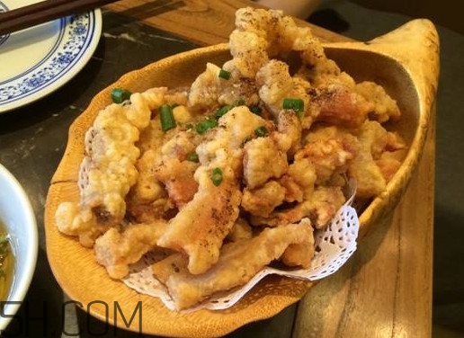 油炸酥肉用淀粉好还是面粉好,炸酥肉是用面粉还是淀粉好