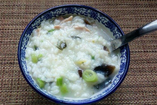 皮蛋瘦肉粥的制作方法,皮蛋瘦肉粥什么时候放皮蛋和瘦肉