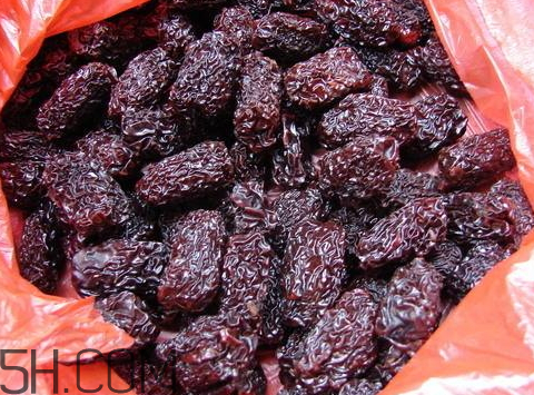 南枣是黑枣吗,南枣跟黑枣是不是一样呢