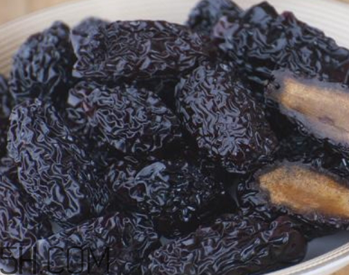 黑枣为什么有股烟熏的味道,黑枣是烟熏的吗