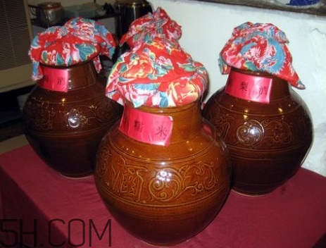 刺梨跟什么一起泡酒好,野刺梨泡酒喝的功效和作用