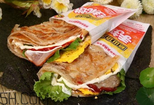 手抓饼里面夹什么好吃,手抓饼里面可以加什么