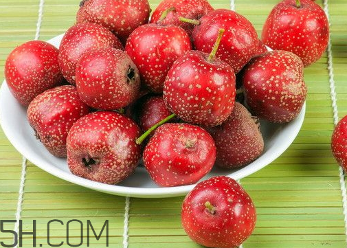 新鲜山楂可以煮水喝吗,鲜山楂可以煮水吗