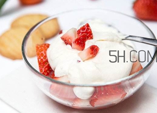 淡奶油和奶油有什么区别,淡奶油和淡奶油的区别