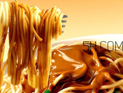 热干面用芝麻酱还是花生酱好,热干面是用芝麻酱还是花生酱