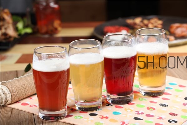 过期的啤酒能洗头发吗,过期的啤酒可以洗头吗