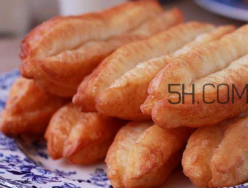 油条为什么要加臭粉,油条加臭粉和不加臭粉