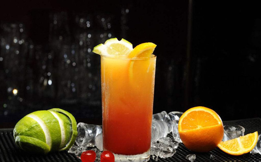 鲜榨果汁的优点,鲜榨果汁的利弊