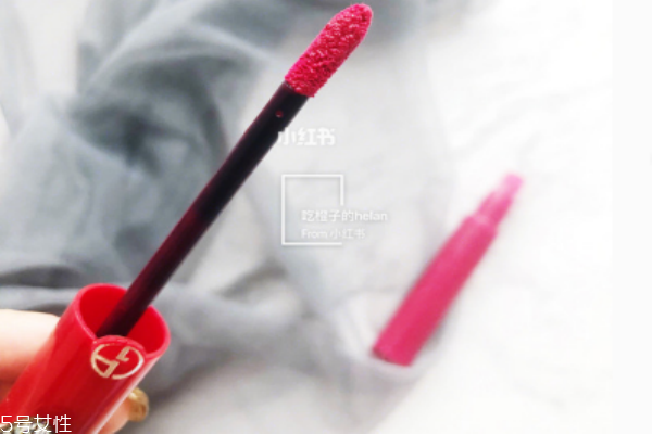 阿玛尼红管504试色,阿玛尼红管504真人试色