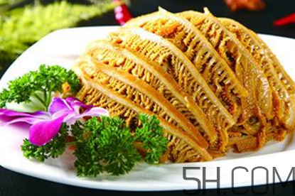 牛百叶为啥有黑有白,为什么有的牛百叶是白色的有的是黑色的