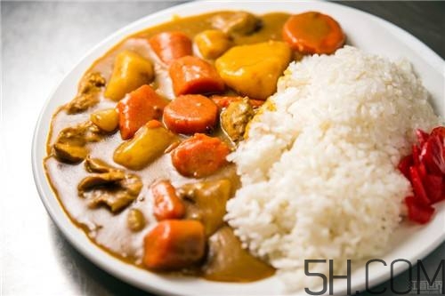 咖喱饭制作方法,牛肉咖喱饭 咖喱饭制作方法,牛肉咖喱饭