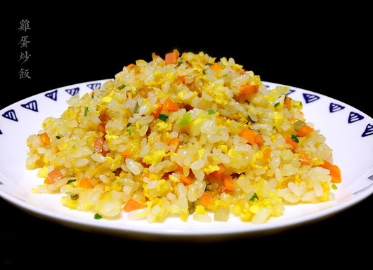 蛋炒饭可以放黄瓜吗?,蛋炒饭放黄瓜好吃吗