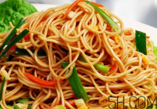 如何炒面条好吃又简单,炒面用什么面条最好