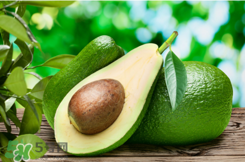 牛油果可以煮熟吃吗,牛油果可以煮熟吃吗放在豆浆机里