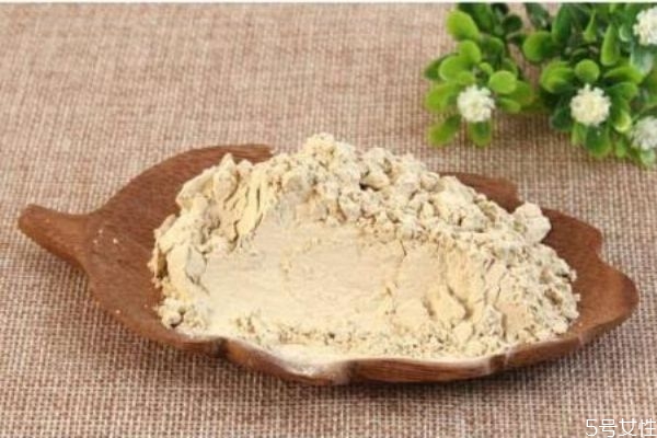 三七粉不易冲开 结块,三七粉泡在水里是什么状态