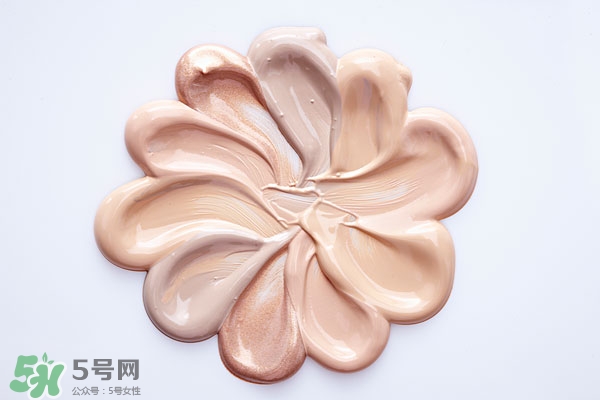 粉底液跟气垫哪个好用,兰蔻粉底液和气垫哪个好用 粉底液跟气垫哪个好用,兰蔻粉底液和气垫哪个好用