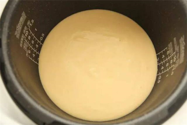 用电饭煲做蛋糕为什么不蓬松,电饭锅做蛋糕多长时间能好