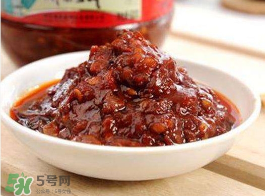 什么牌子的郫县豆瓣酱最好吃,郫县红油豆瓣酱