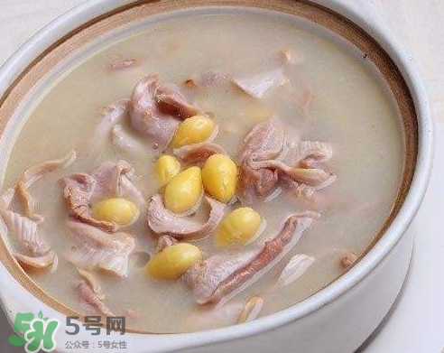 煲汤营养在汤里还是肉里,骨头汤的营养在汤里还是肉里