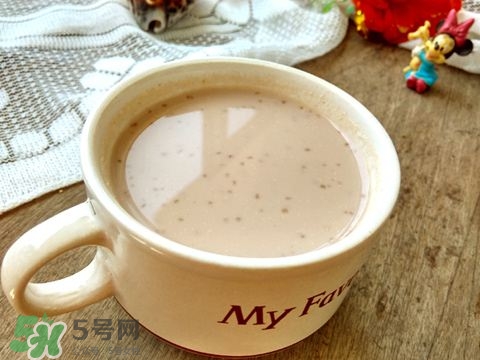 核桃和黄豆能一起打豆浆吗,炒熟的核桃可以打豆浆吗 核桃和黄豆能一起打豆浆吗,炒熟的核桃可以打豆浆吗