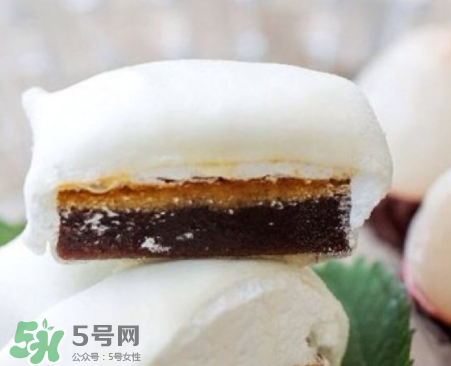 冰皮月饼粉可以做雪媚娘吗,雪媚娘和冰皮月饼区别