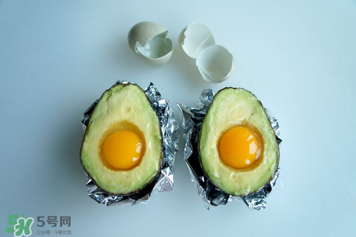 牛油果生的能吃吗?,牛油果生的能吃吗生的是什么样