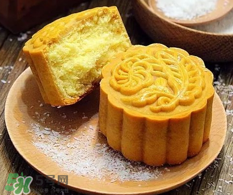 月饼皮用什么油最好,月饼皮用什么油和面