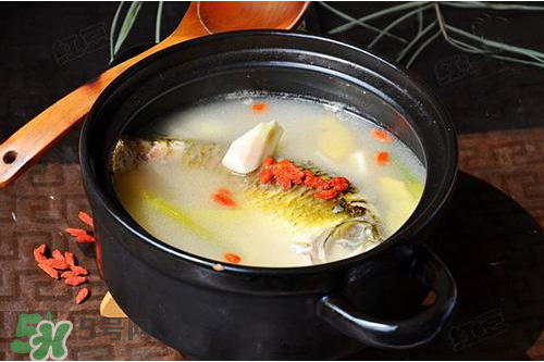 鲫鱼汤下奶效果好吗,怎样做鲫鱼汤下奶的效果好 鲫鱼汤下奶效果好吗,怎样做鲫鱼汤下奶的效果好