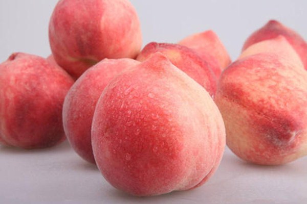 吃水蜜桃有什么好处(吃猕猴桃有什么作用)