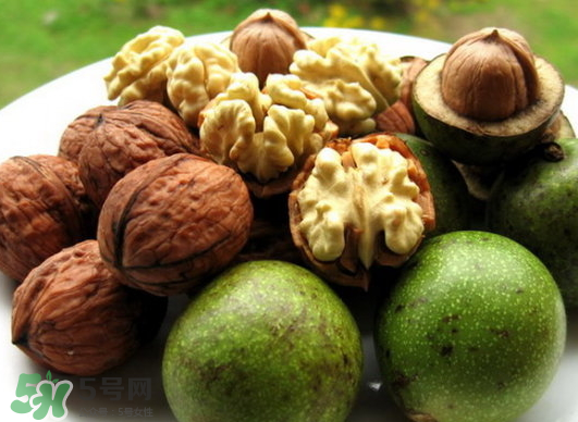 鲜核桃为什么是苦的,有些核桃为什么是苦的 鲜核桃为什么是苦的,有些核桃为什么是苦的