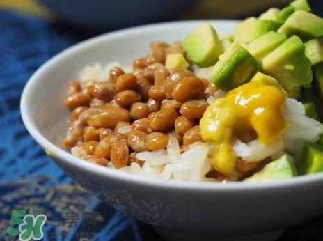纳豆可以空腹吃吗,纳豆可以空腹吃吗视频