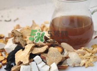 男人能喝四物汤吗?,男人可以喝四物汤的功效和作用 男人能喝四物汤吗?,男人可以喝四物汤的功效和作用