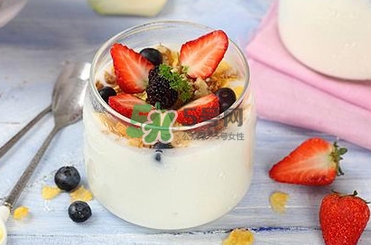 西柚可以和酸奶一起吃吗?,红柚子和酸奶能一起吃吗