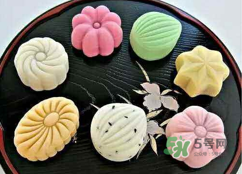 冰皮月饼属于广式月饼吗,冰皮月饼的特点