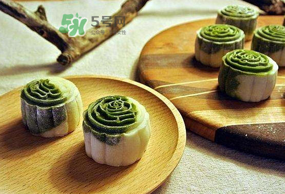 冰皮月饼的皮怎样做柔软,月饼皮太软有什么补救