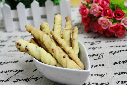 婴儿可以吃磨牙饼干吗,磨牙饼干什么时候可以给宝宝吃