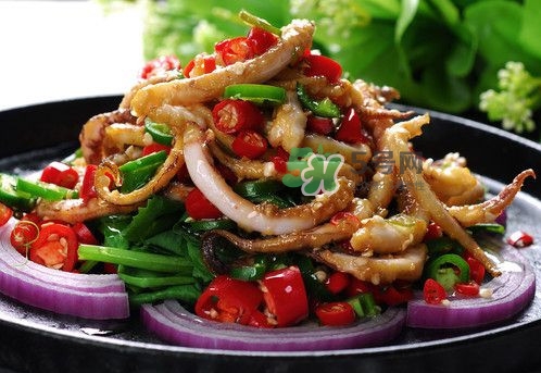 鱿鱼可以和洋葱一起炒吗?,鱿鱼可以和大葱一起炒吗 鱿鱼可以和洋葱一起炒吗?,鱿鱼可以和大葱一起炒吗