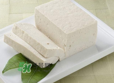 豆腐不能和什么一起吃,豆腐和什么相克,豆腐不宜跟什么一起吃