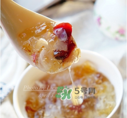 皂角米和桂圆可以一起吃吗,皂角米可以和什么一起煮