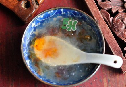 燕窝可以跟桃胶一起炖吗,燕窝炖桃胶的做法大全窍门