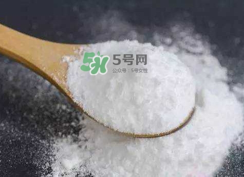 小苏打和苏打水一样吗各有什么作用,小苏打和苏打水一样吗?