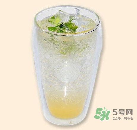 苏打水是碱性水吗?,什么是苏打水 苏打水是碱性水吗?,什么是苏打水