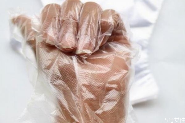 一次性手套有粉和无粉的区别(一次性手套有粉和无粉的区别是什么)