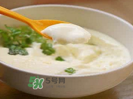 蒸一个鸡蛋需要多少水蒸多少分钟,蒸一个鸡蛋需要放多少水